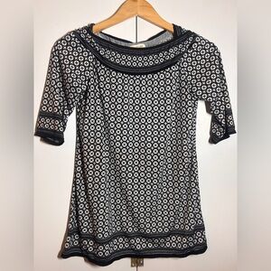 Max Studio Black and White Geometric Blouse